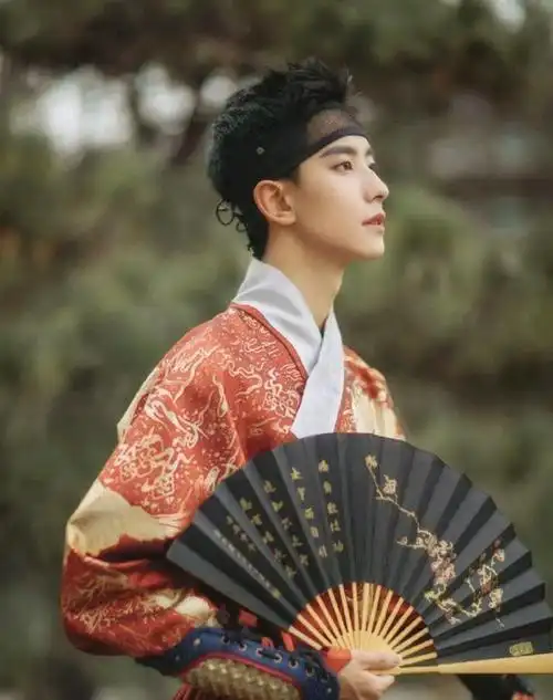 汉服小哥哥写真,原来真的有这样如玉的男子,直击内心