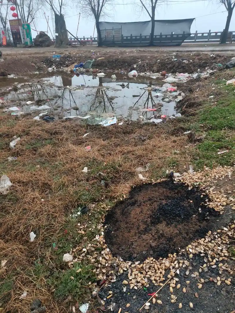 河南省方城县望花湖景区环境遭到严重破坏