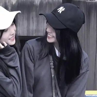 2021抖音最火闺蜜头像双人同一张一人一半拼接头像