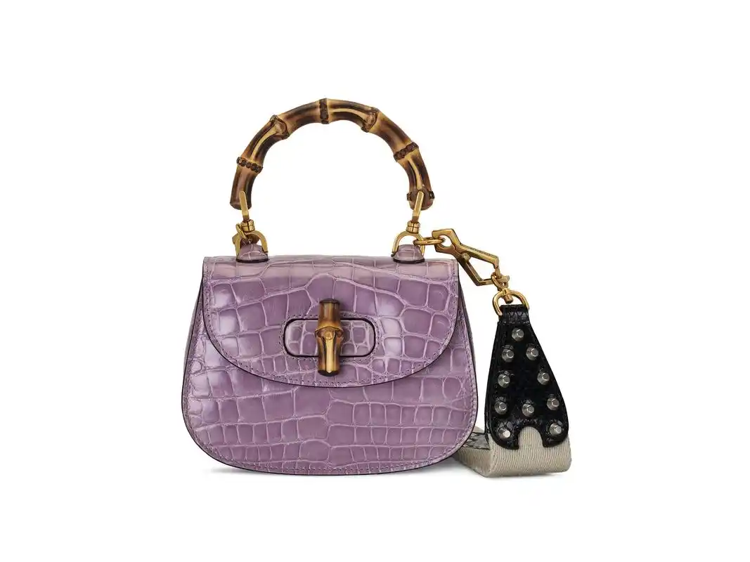 超模刘雯演绎古驰全新gucci bamboo 1947系列竹节手袋时尚大片