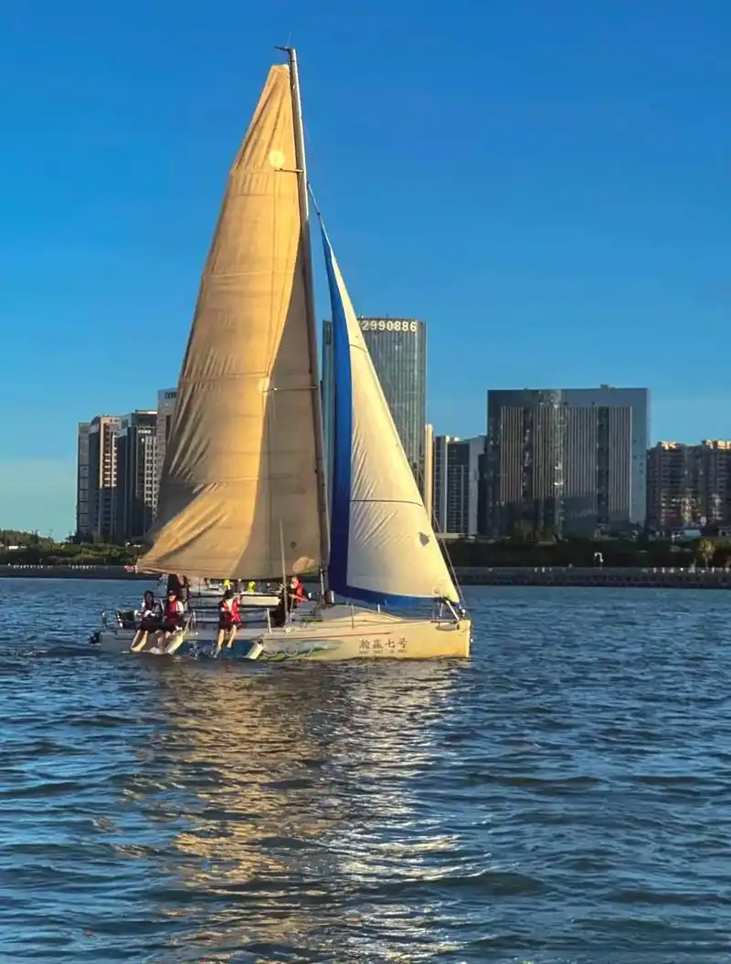 烟台芝罘湾大帆船海上巡游,航行时间40分钟,仅需39.9,超 - 抖音