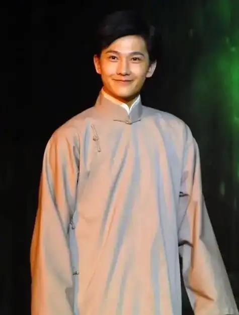 杨洋民国长衫造型