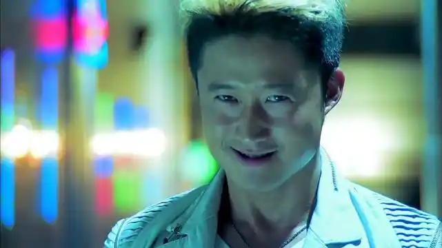 吴京年轻时旧照曝光,帅气十足,怪不得谢楠为他疯狂