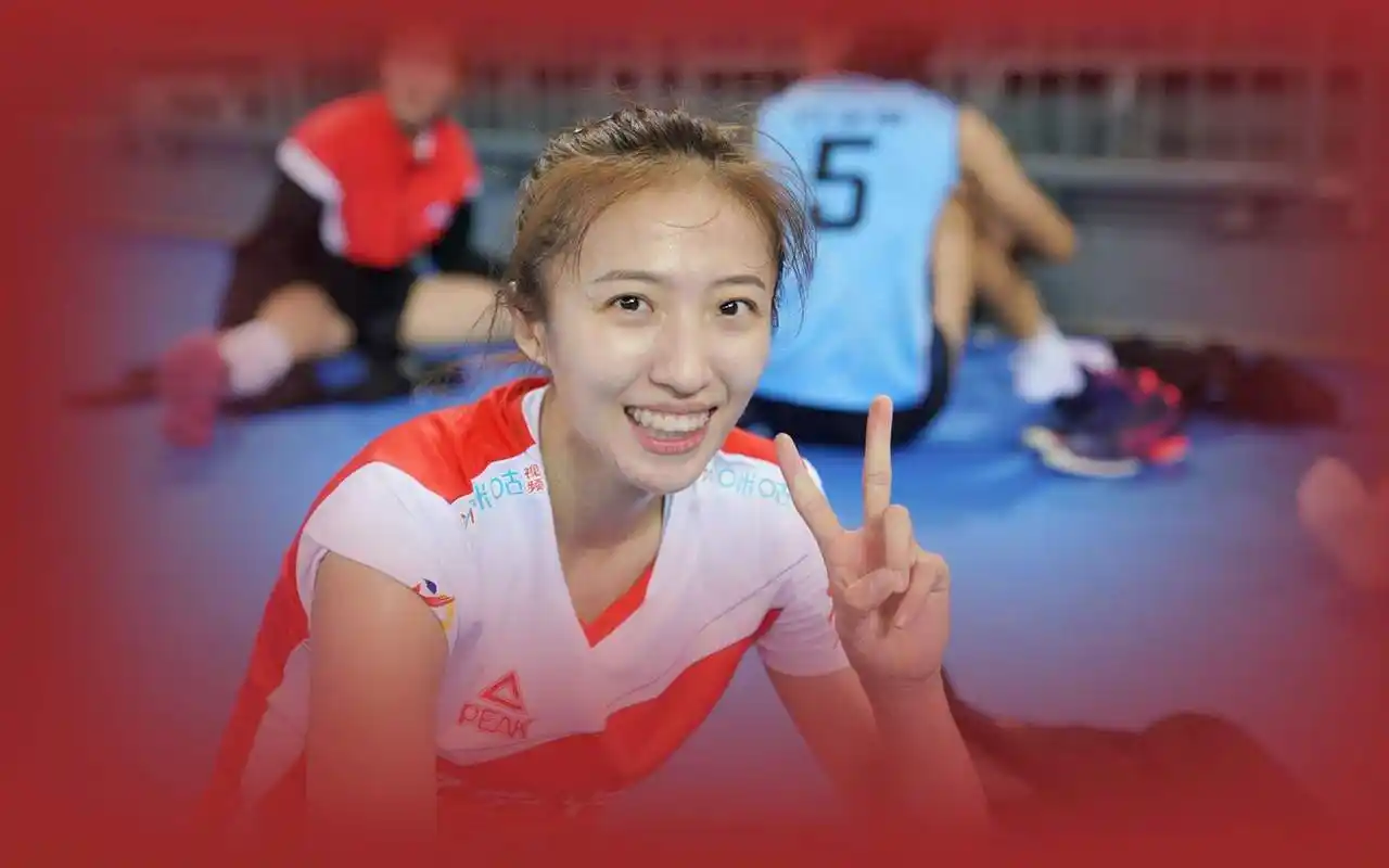 丁霞晒最新美照,女排16号真漂亮!中国女排飞回上海,开始休整
