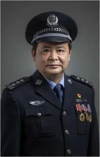 警队中的国家一级美术师,画家中的一级警督——陈筱青