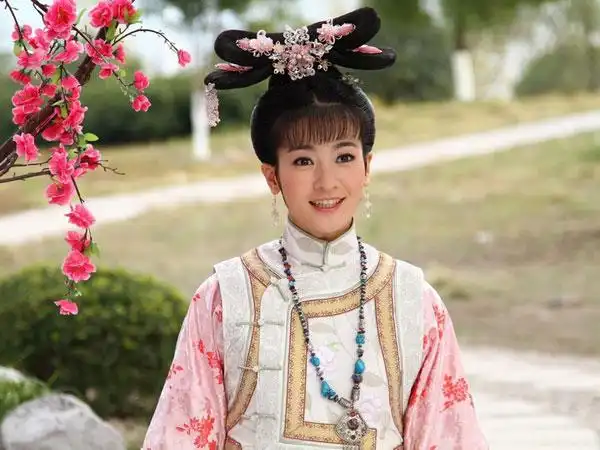 近日,由李晟,何晟铭主演的古装剧《倾城绝恋》已登陆多家电视台热播