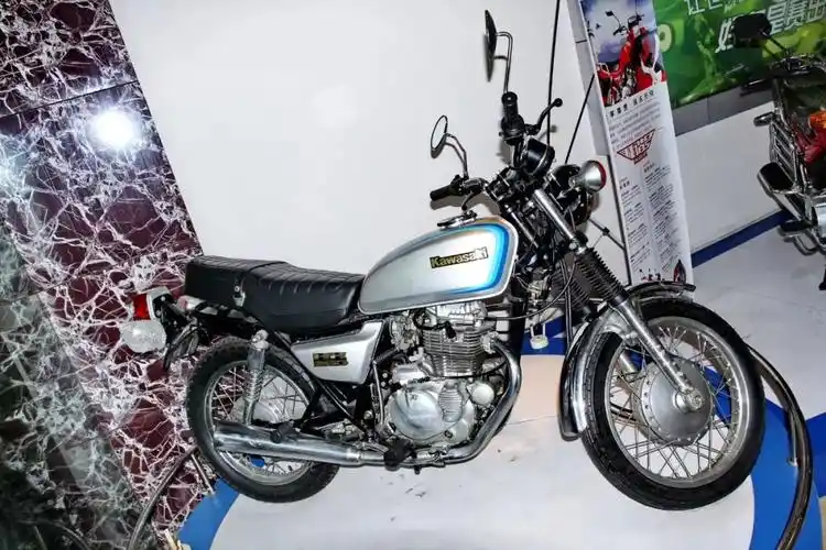 陈列室里的黄河川崎hk250