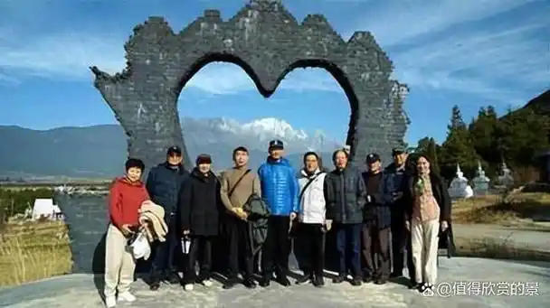 抛妻弃子20年不闻不问,如今年老要求妻儿伺候,儿子反应出乎意料!