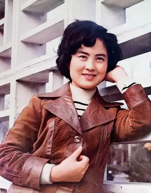 演员李小燕:嫁给张金玲前夫,如今丈夫76岁,她61岁无子女