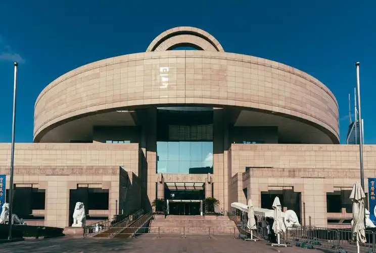 上海博物馆正门 - wangv666 - 图虫