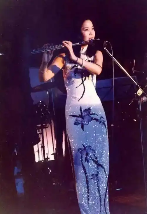 邓丽君旗袍照绝版写真经典记忆