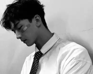 高冷男神朋友圈短句高冷男神朋友圈句子