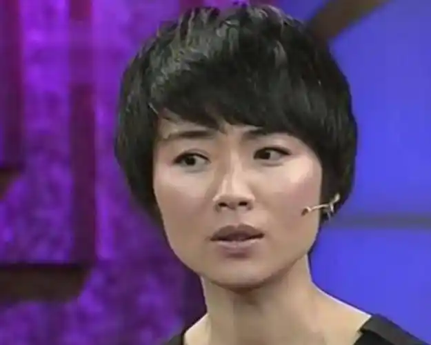 两位的央视主持人,竟是夫妻关系,网友:隐藏的太深了_康辉_刘雅洁_生涯