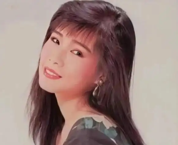 为什么台湾金曲四大歌手中的韩宝仪,从未出现在综艺节目中?