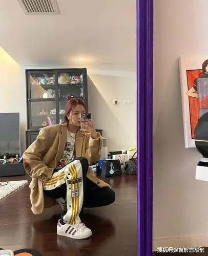 来看宋妍霏的家,装修经典,网友:前jyp练习生果然不是盖的