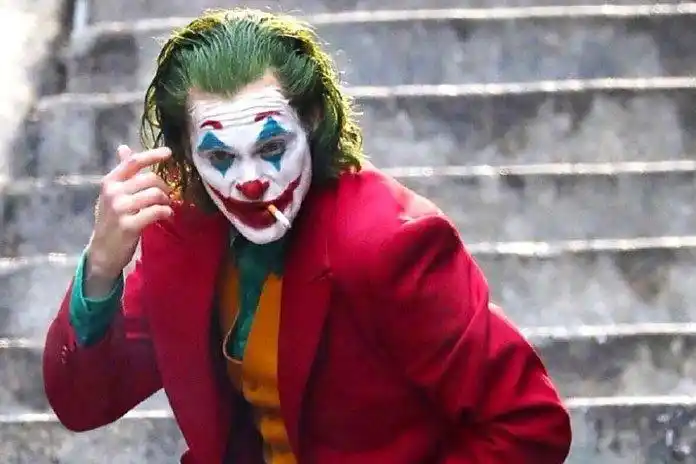 小丑演员透露影片玄机揭超级反派的变坏过程