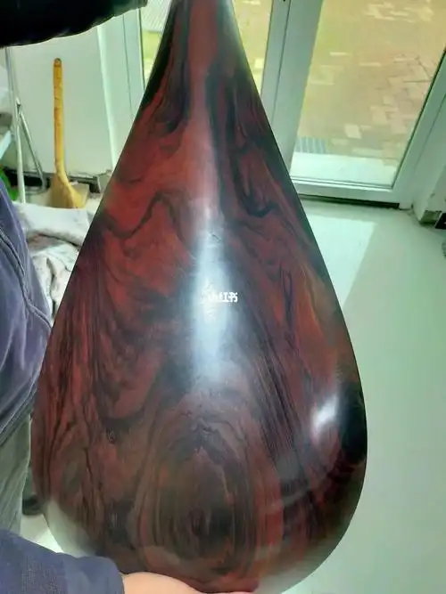 出工作室收藏的一把大叶紫檀木