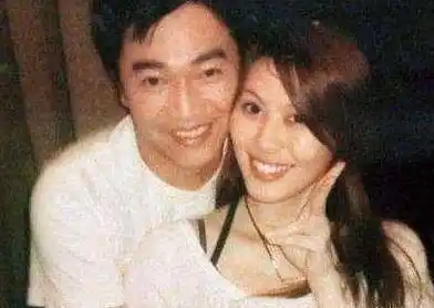 吴宗宪被开枪扫射近十分钟,墙上留下400弹孔_张葳葳_陈孝萱_妻子