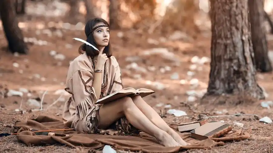 长发的女孩在森林里,看书 640x1136 iphone 5/5s/5c/se 壁纸,图片