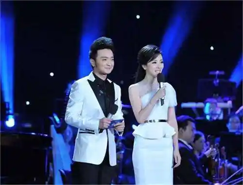 李思思的老公原来66岁了, 据说两人相差36岁!