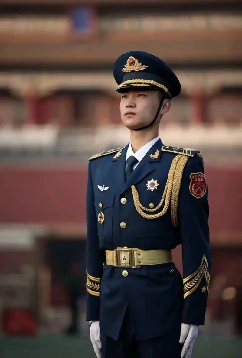 英姿飒爽,中国军人 敬礼!
