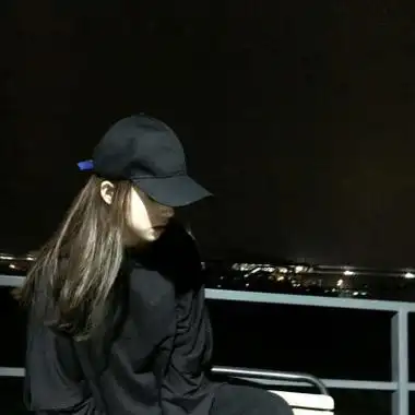 女生头像霸气戴帽子挡脸 女生戴鸭舌帽头像 - 微信头像 - 520个性网