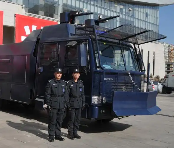 内蒙古为全区公安特警配发新装备