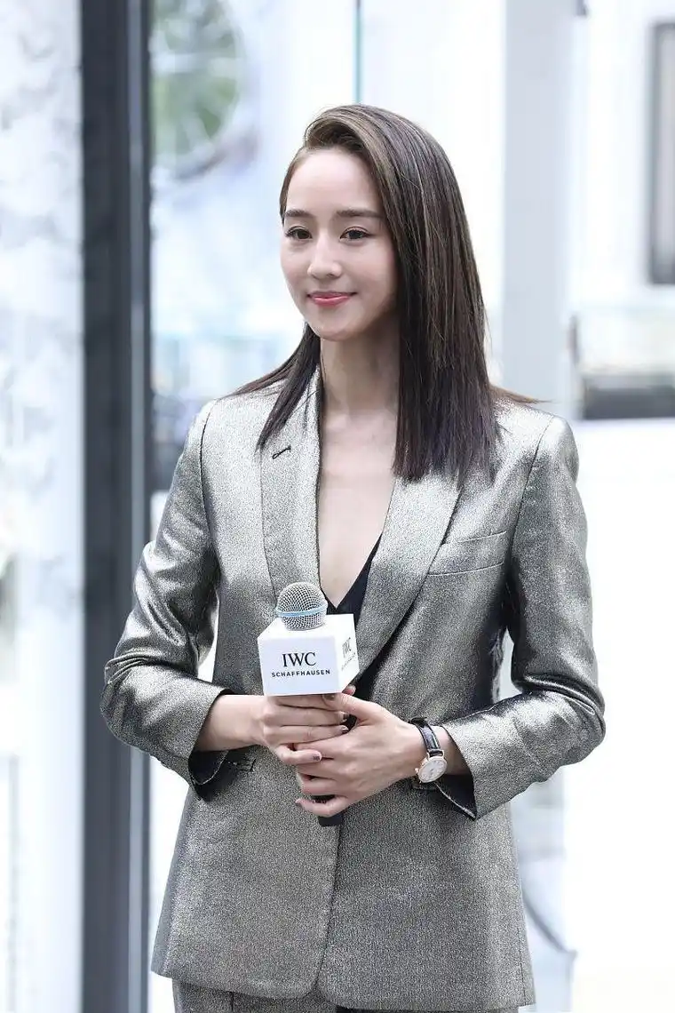 张钧甯:婚姻应该按照一定顺序进行 张钧甯在出席某活动时表示,婚姻