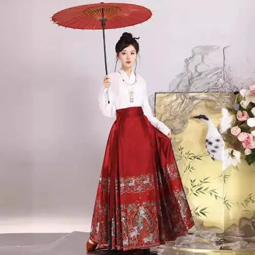 中式汉服红色刺绣织金妆花新款国风改良日常通勤秋季马面裙女套装