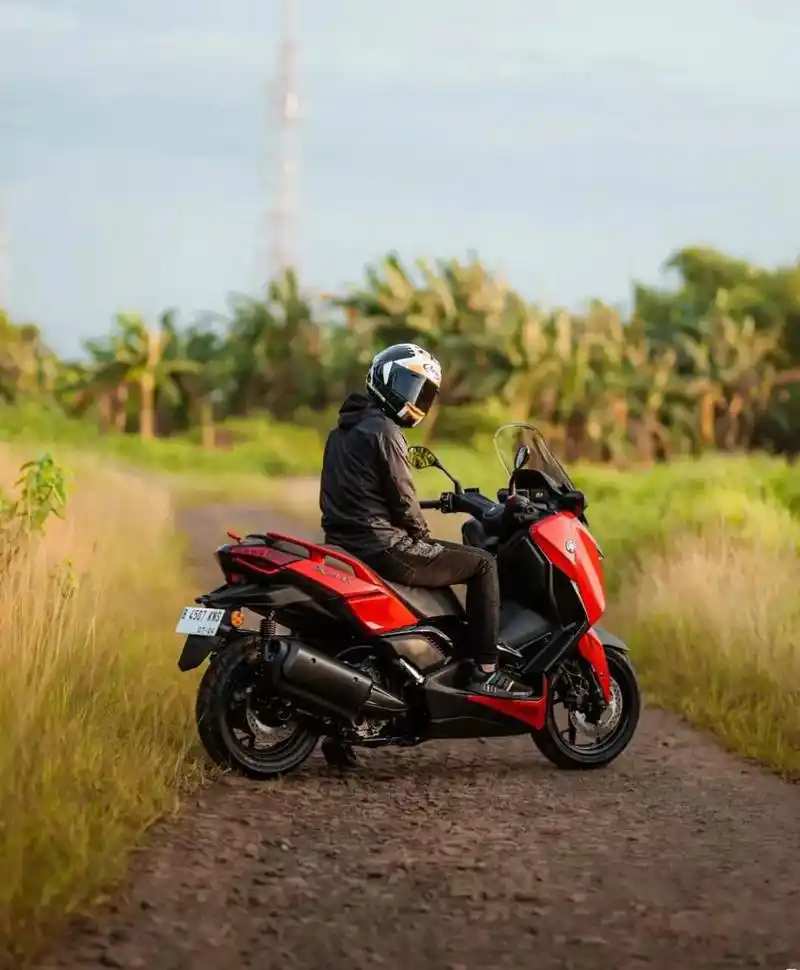 就问师不师骑帅不骑快 雅马哈 爱机车爱生活 雅马哈xmax300