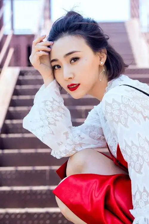 i>,出生于 a target="_blank" href="/item/山西省">山西省 /a>太原市