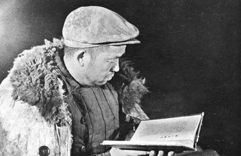 铁人王进喜的一张照片,让日本人获利千万,造成我国最大泄密事件_进行