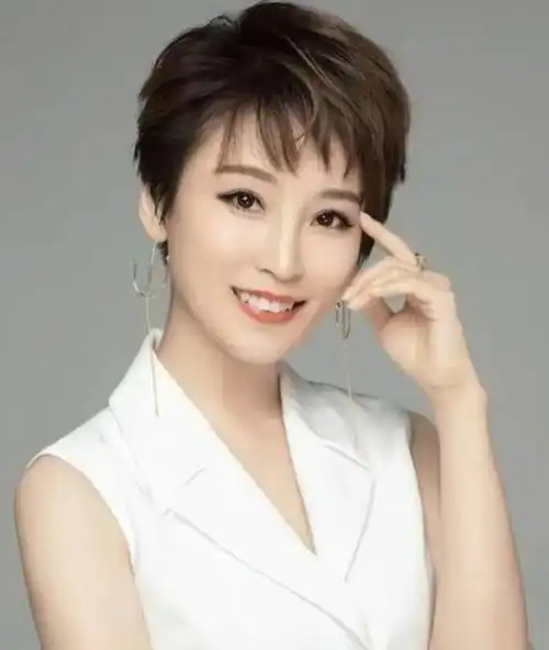 曝谢楠发文力挺丈夫吴京:"他没有厌女,我们很相爱"!