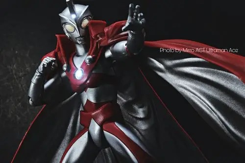 穿上披风才是真正的奥特兄弟