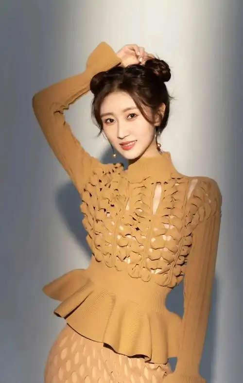 90后魅力女神楚月貌美如花,绝色难求