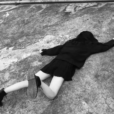 特酷女生黑白头像酷酷的女生社会女