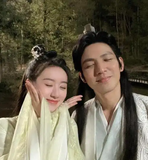 袁冰妍逃税风波后续,微博被禁言本人暂未道歉,多部待播剧受影响|成毅