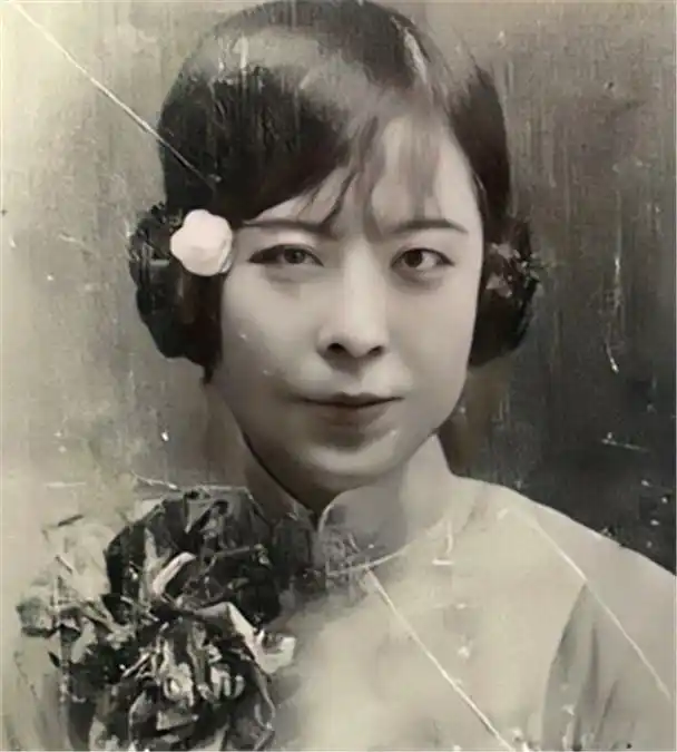 于凤至临终前,拉着女儿的手说了8个字,张学良闻讯失声痛哭