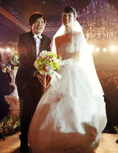 【图】叶世荣现任妻子照片曝光 模特妻子身高超过丈夫九公分