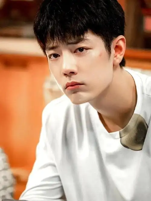 一认真就嘟嘟嘴