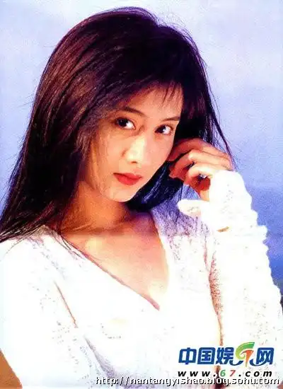 陈德容青涩旧照纯美爆萌 成名前龅牙照曝光(组图)