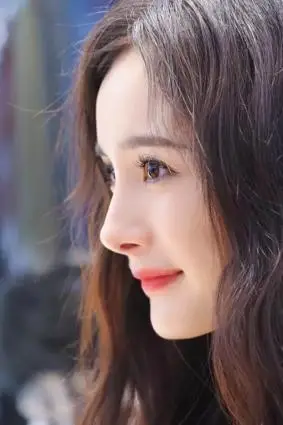 桃花眼面相,什么是桃花眼(眼睛有3个特点的女生)