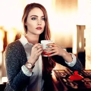 女生喝咖啡头像图片大全高清唯美喝咖啡的女生头像