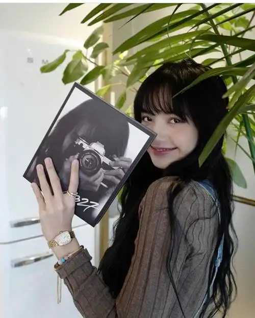 blackpinklisa最新ins照片