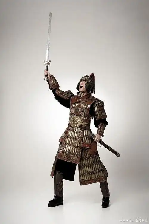 中国的盔甲历史悠久,早在周朝就有了铠甲的制造和使用.