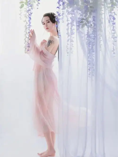 拍摄·造型·场景:美画摄影工作室坐标 :长沙__________为情而生94