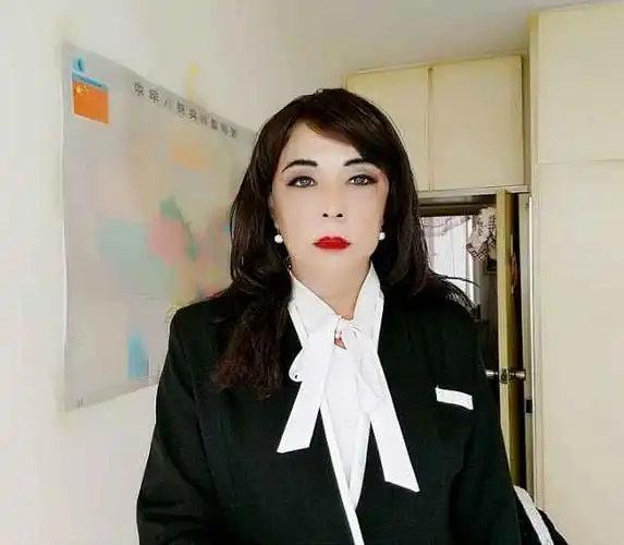 互动问答| 你有见过哪些男扮女装的有趣例子?