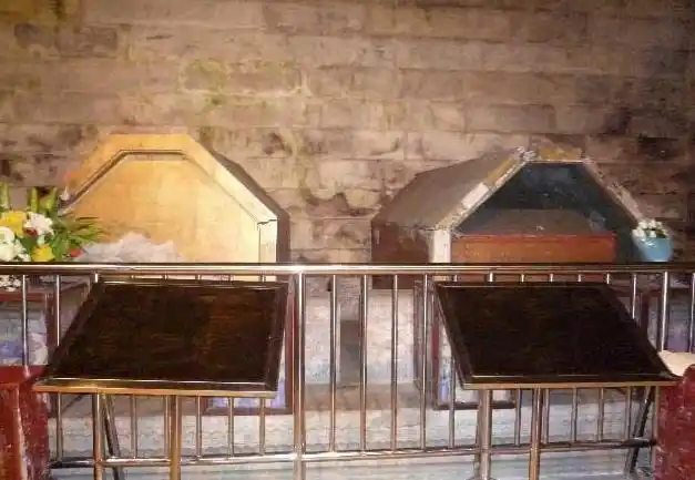 惠陵被打开后发现:同治只剩尸骨,为何陪葬的皇后依旧尸身不腐?