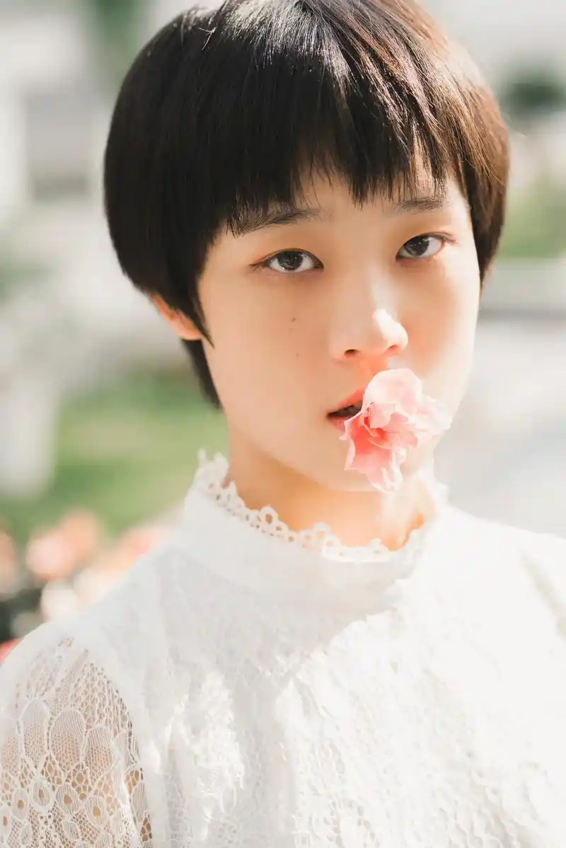 不经意在你眼底.#日系 #摄影 #甜系女孩 #短发  #治愈 - 抖音