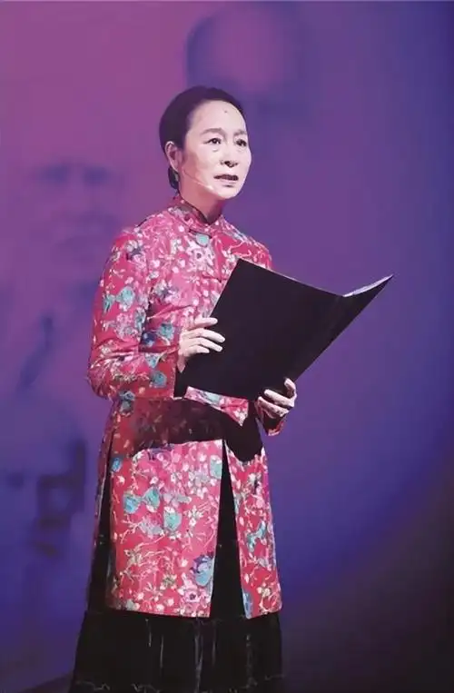 奚美娟儿子奚男:出生就被父亲抛弃,与母亲相依为命27年,现状如何